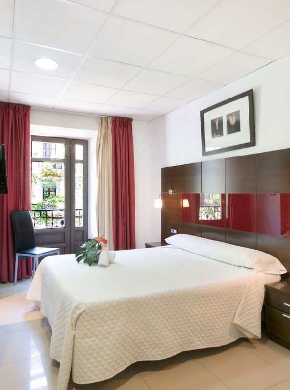 alojamiento_granada_habitacionsuperior_hotel_granada_slider1-08ba51cb