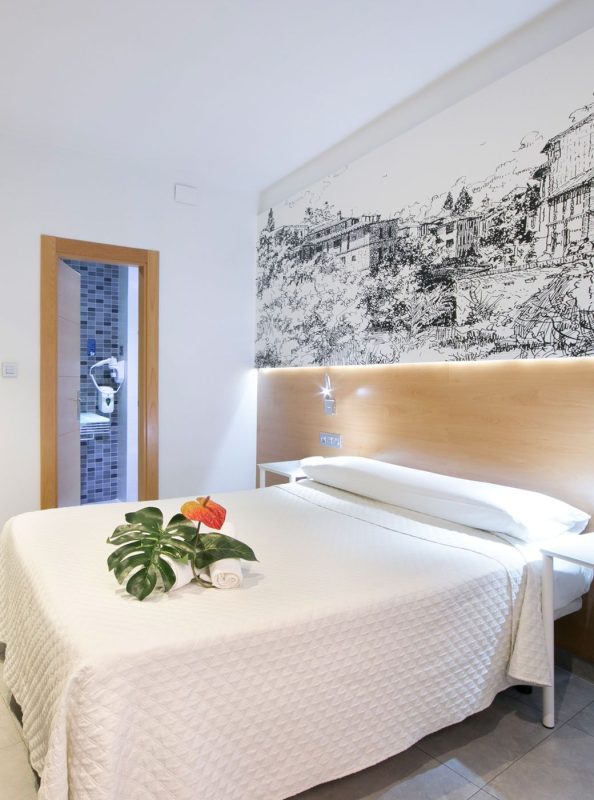 alojamiento_granada_habitacionsuperior_hotel_granada_slider2-76c2196d