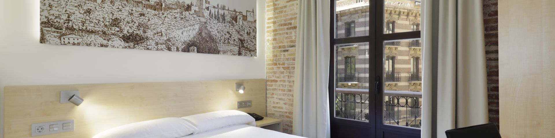 punto_5_slider_fotos_alojamiento_atenas_granada-edd20589