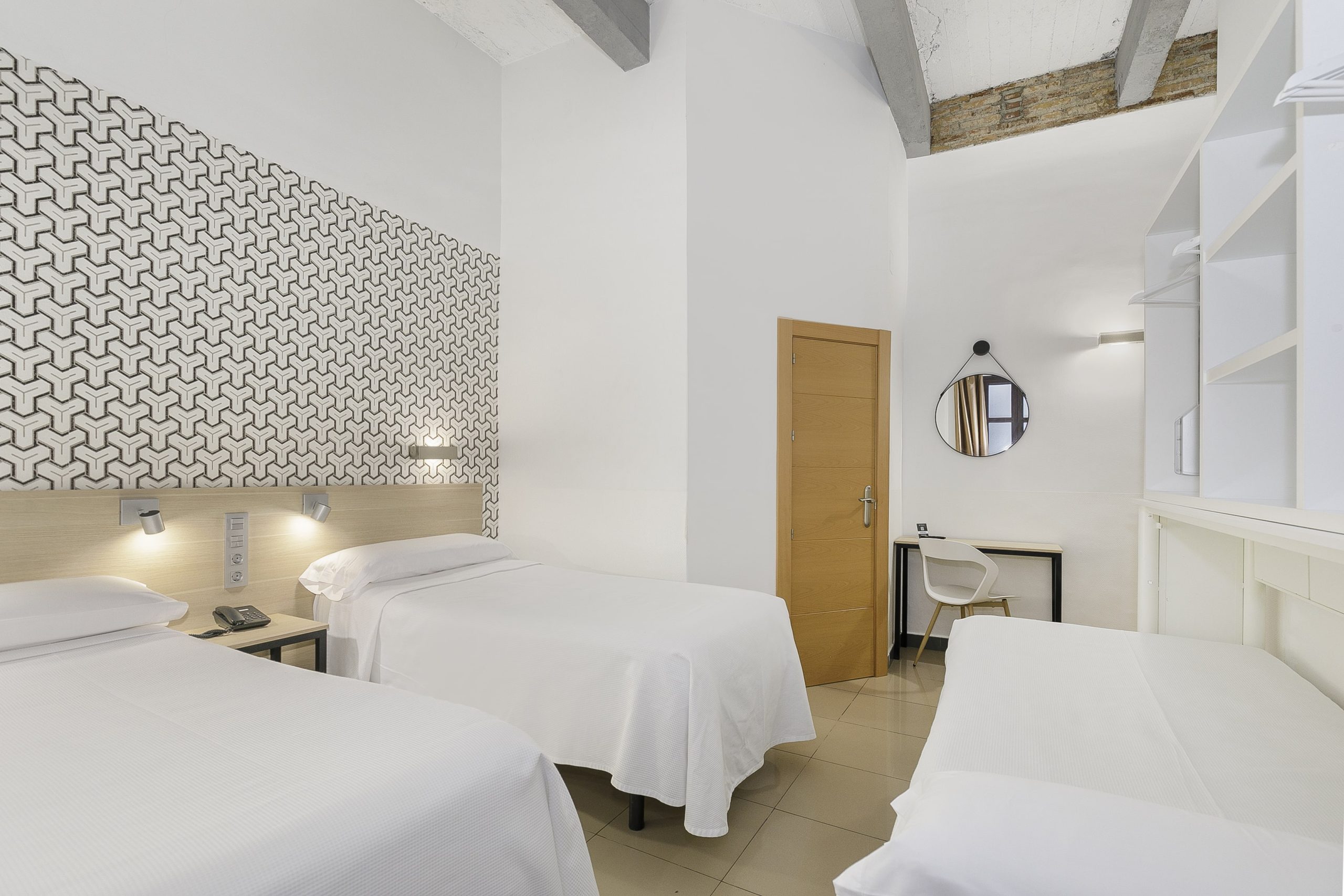 hotel-atenas-granada-centro-barato-min