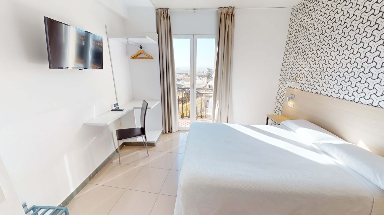 hotel-barato-vistas-atenas-granada-alojamiento