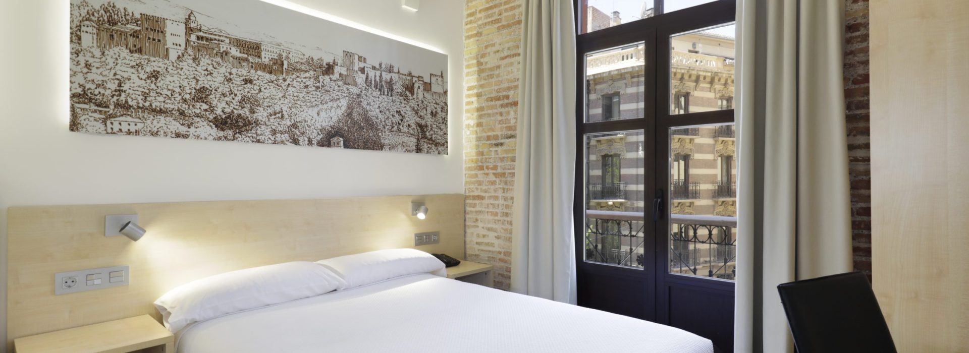 atenas-granada-hotel-barato