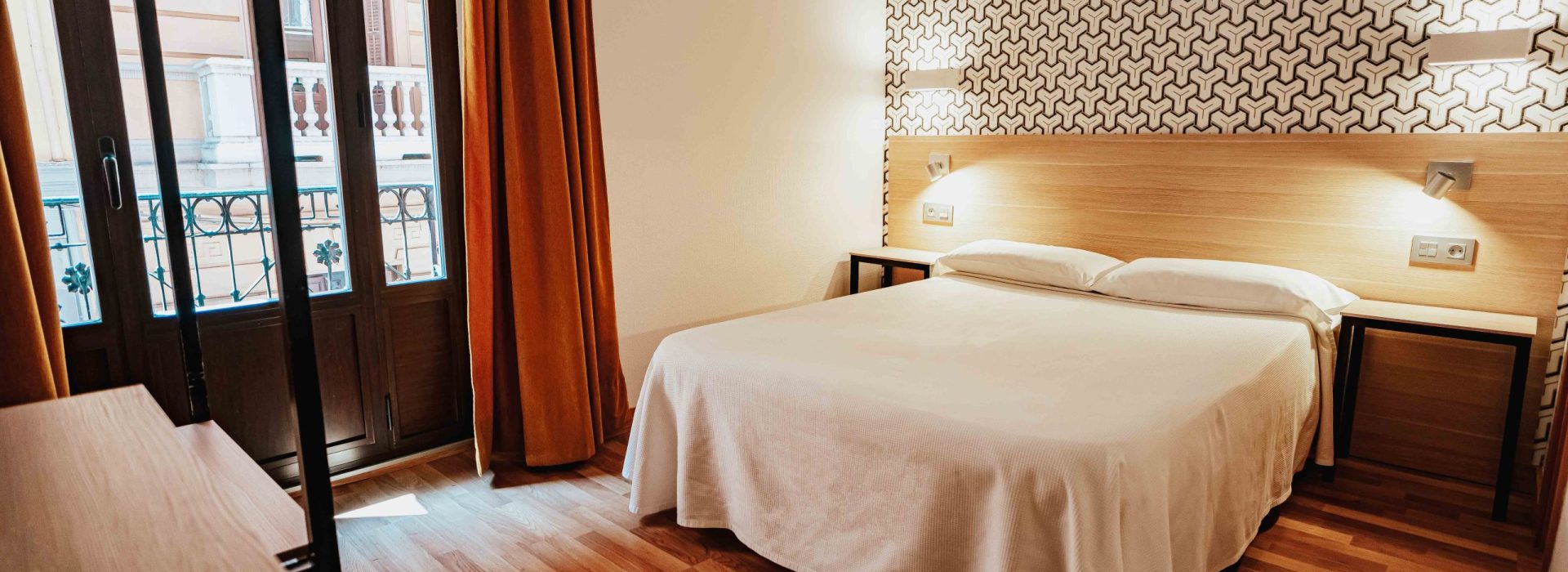 hostal-atenas-granada-centro-barato